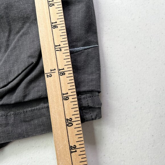 Nike Cargo Shorts Mens 36 Black Rip Stop Zipper Pockets Y2K - Picture 10 of 10